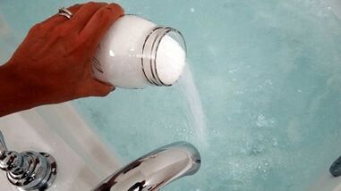Baño con refresco para un membro dun membro