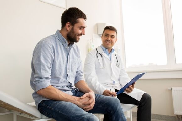 Consulta cun médico sobre a rehabilitación despois da ampliación do pene mediante ligamentotomía